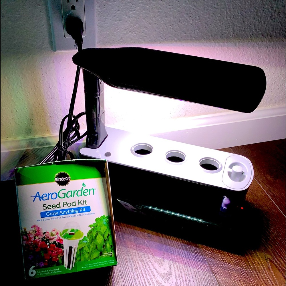 Aerogarden/ Herbs Vegetables